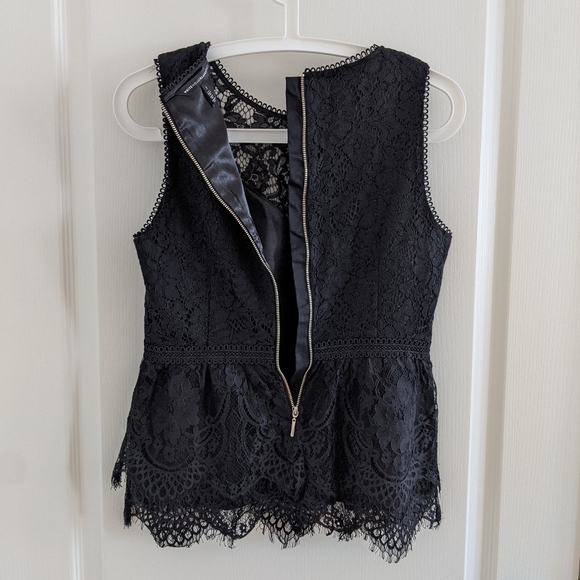 S O L D🏷️White House Black Market black lace sleeveless peplum top (size 2) - Picture 4 of 7
